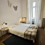 Comfortable Family In Alfama *