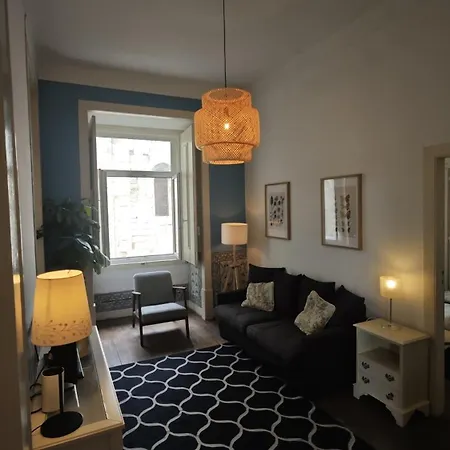 Comfortable Family In Alfama *