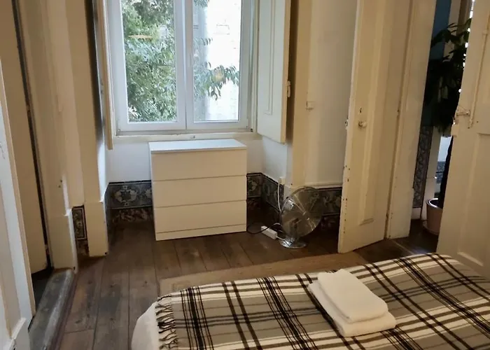 Comfortable Family In Alfama Lizbona