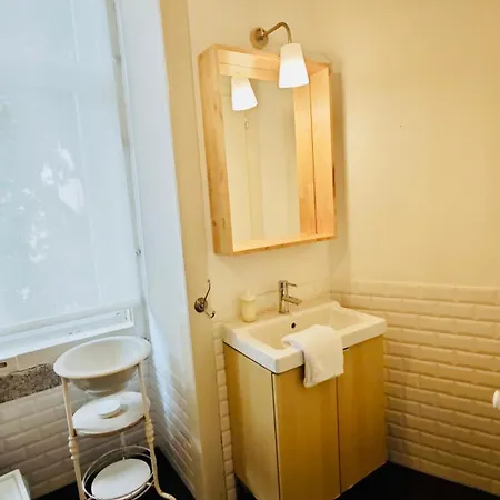 Comfortable Family In Alfama Apartment Lisbon